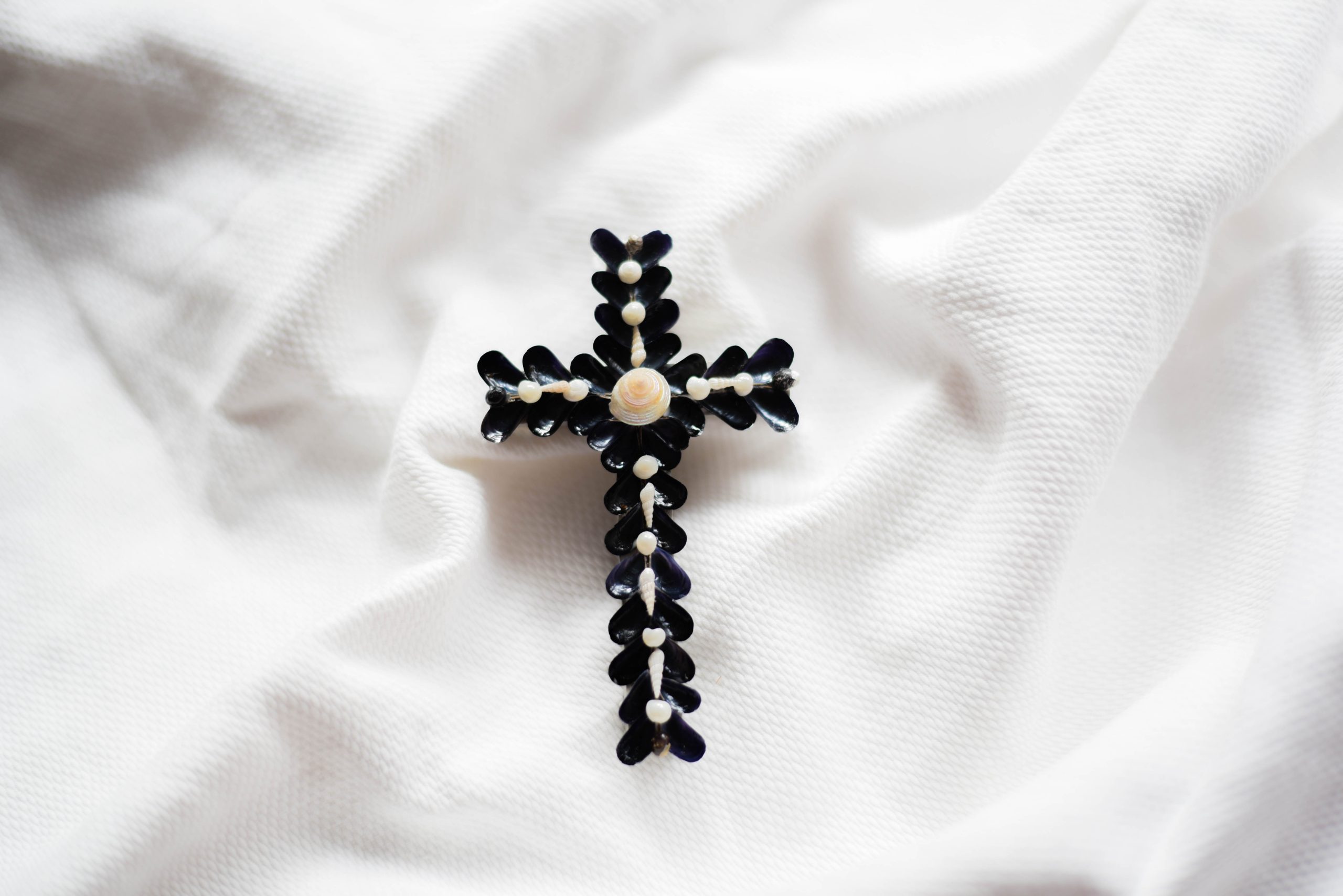 L'Atelier de l'Enfant Jésus - images pieuses images religieuses cadre personnalise magnet croix coquillages bleus