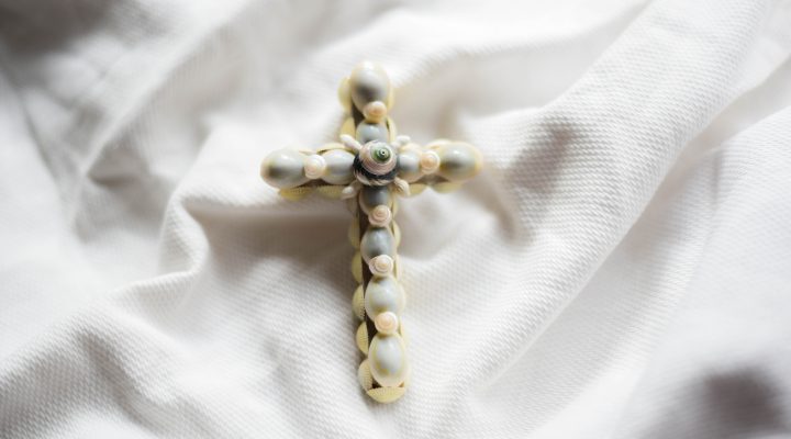 L'Atelier de l'Enfant Jésus - images pieuses images religieuses cadre personnalise magnet croix coquillages verts