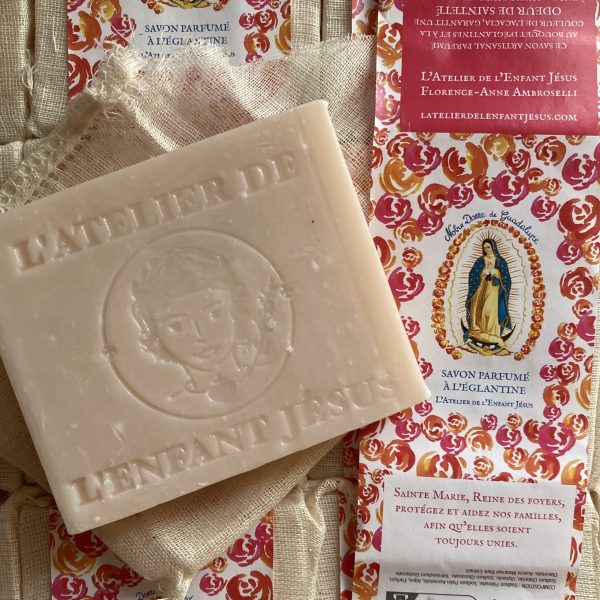 Savon Notre Dame de Guadalupe parfumé à la fleur d'églantine - Image 5