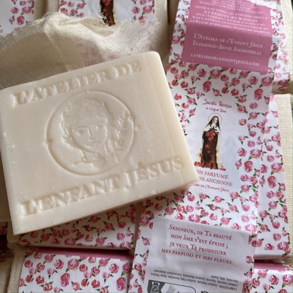 Savon Sainte Thérèse parfumé à la rose ancienne - Image 3