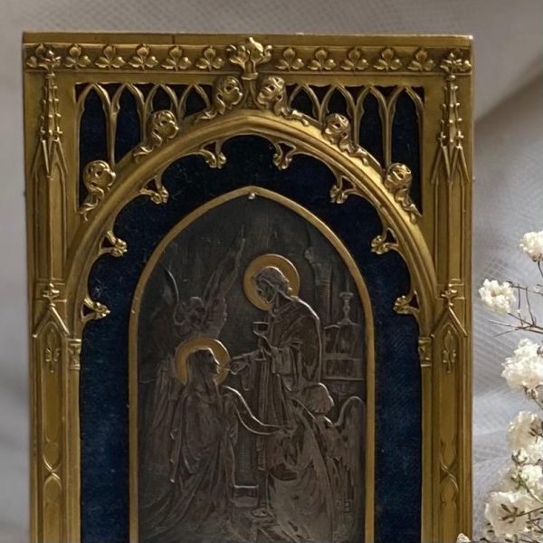la communion de la sainte vierge