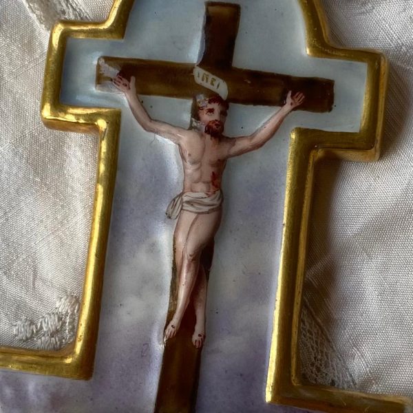 bénitier crucifix en porcelaine